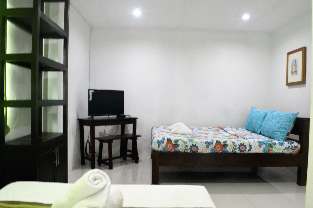 Hotel Lola Natividad Vigan Kültér fotó